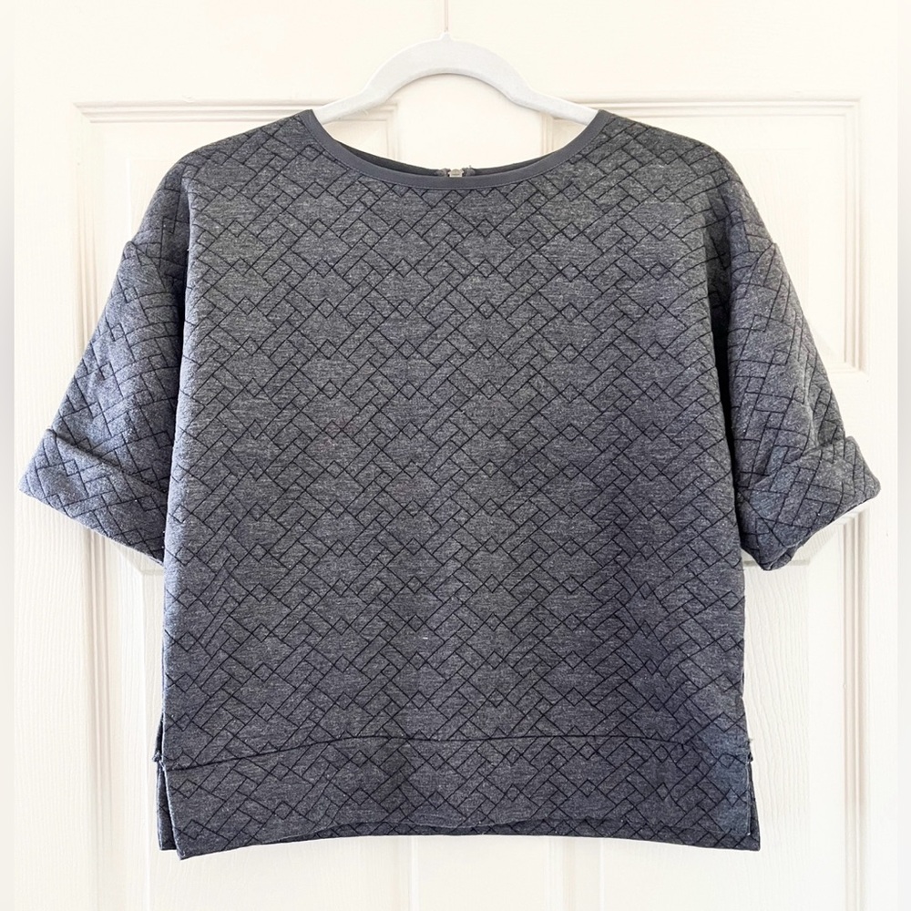 ⭐️5/$25⭐️ Banana Republic Gray Textured Sweater Blouse